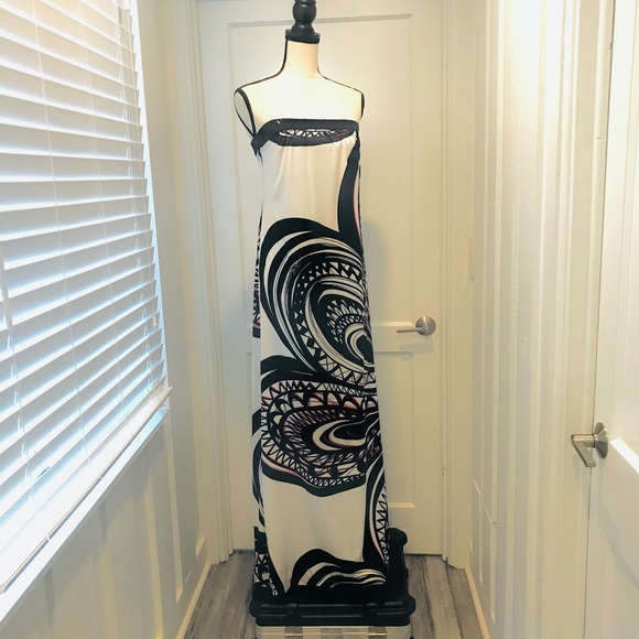 Trina Turk Dresses & Skirts - Trina Turk Printed Maxi Dress w/Sequin Trim